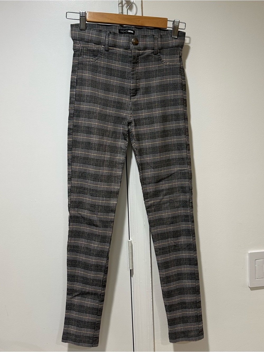Fashion Nova Gray Plaid Skinny Pants Size Small